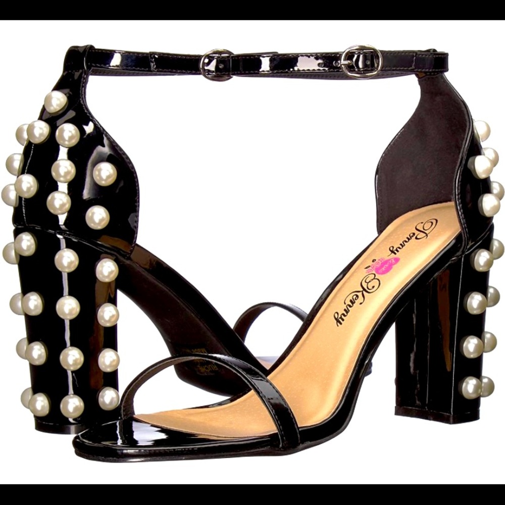 Penny Loves Kenny Women's Ruche Pump
